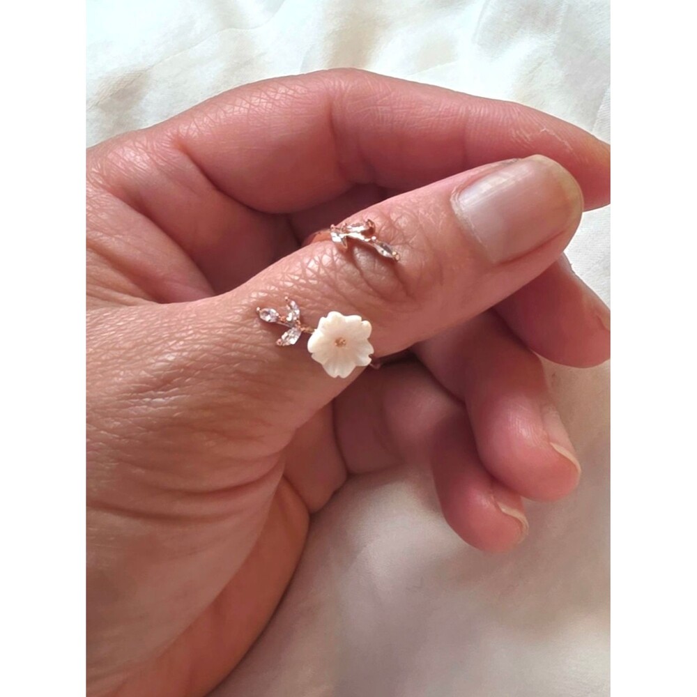 💎NEW💎 GOLD PLATED CHERRY BLOSSOM RING - Picture 7 of 11